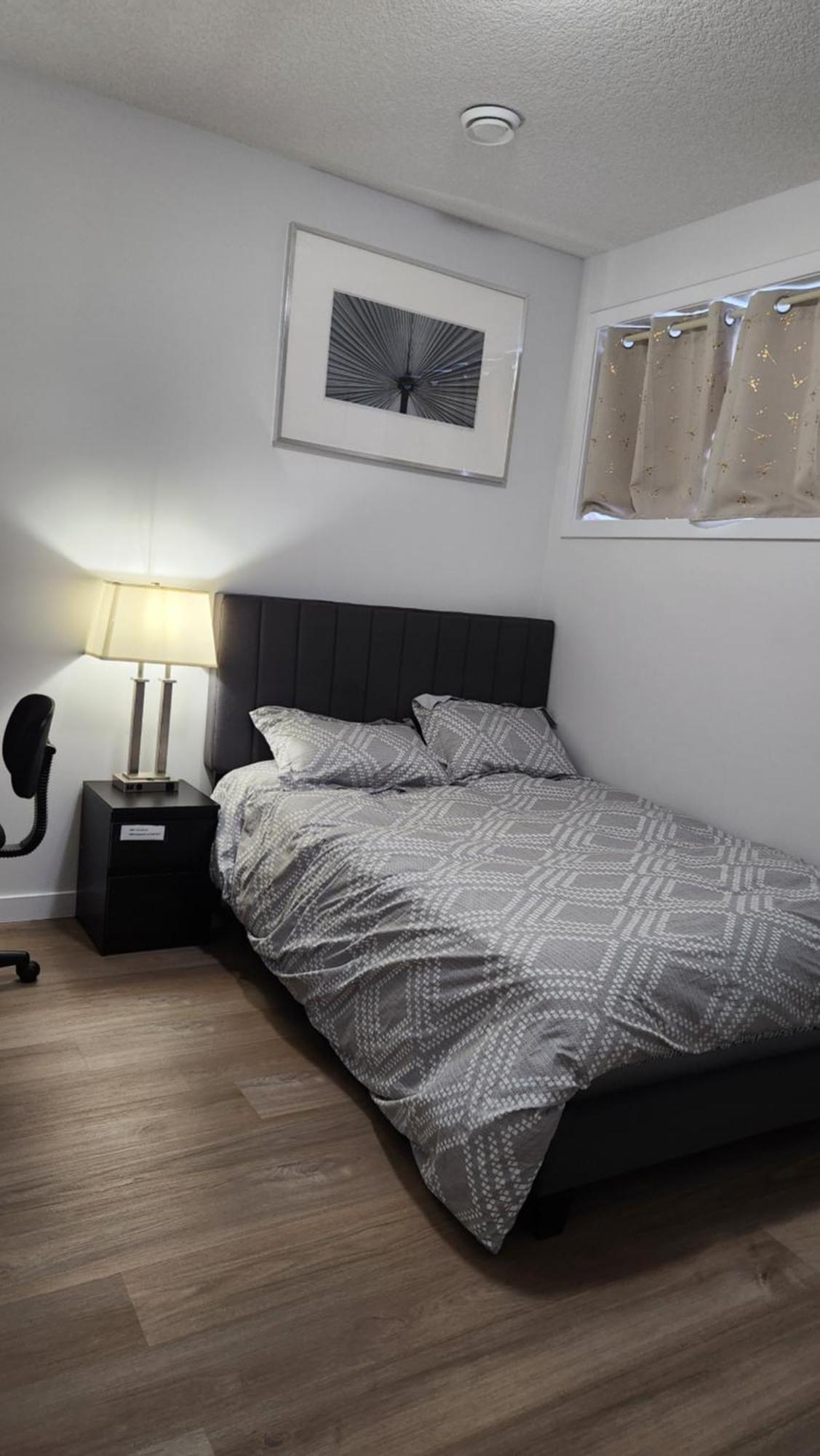 Modern 2 Bedroom Basement Suite At West Edmonton Ngoại thất bức ảnh