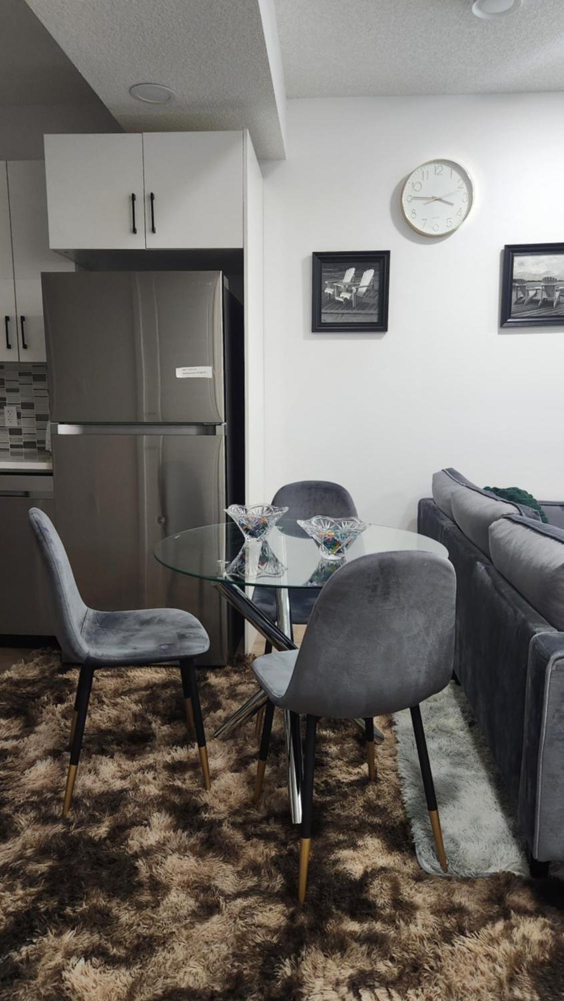 Modern 2 Bedroom Basement Suite At West Edmonton Ngoại thất bức ảnh