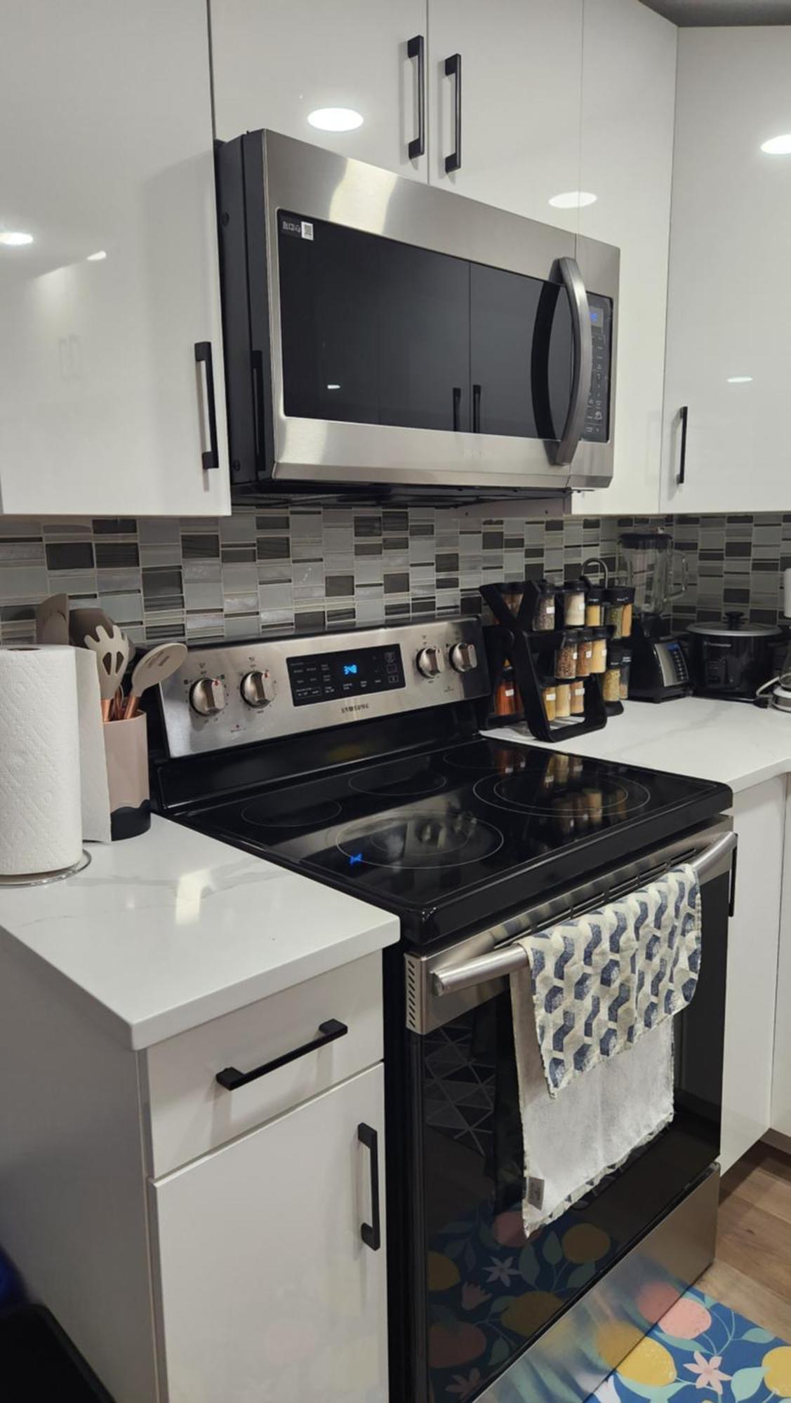 Modern 2 Bedroom Basement Suite At West Edmonton Ngoại thất bức ảnh