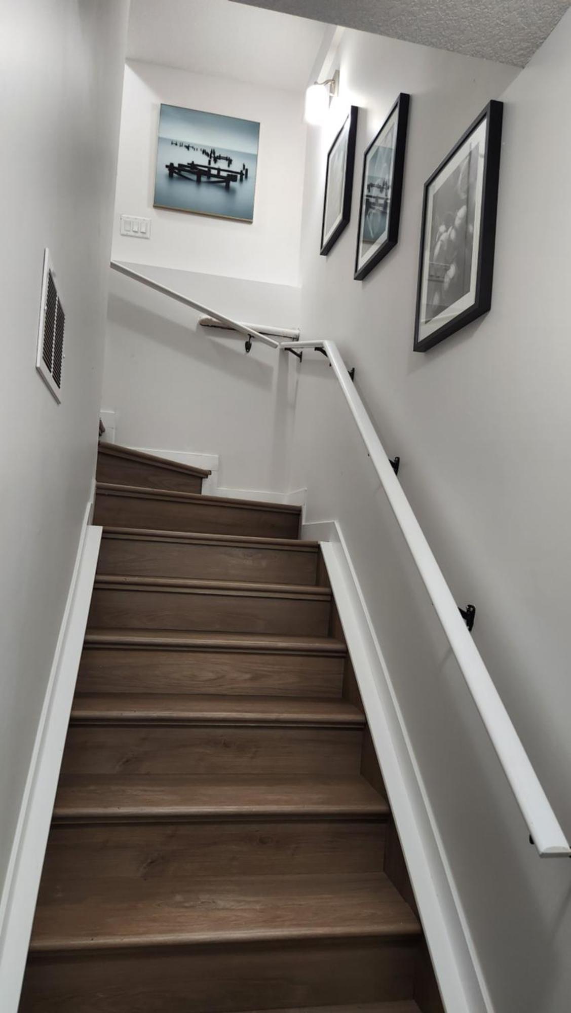 Modern 2 Bedroom Basement Suite At West Edmonton Ngoại thất bức ảnh