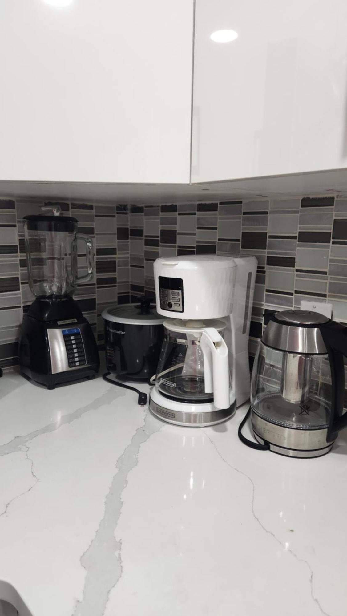Modern 2 Bedroom Basement Suite At West Edmonton Ngoại thất bức ảnh