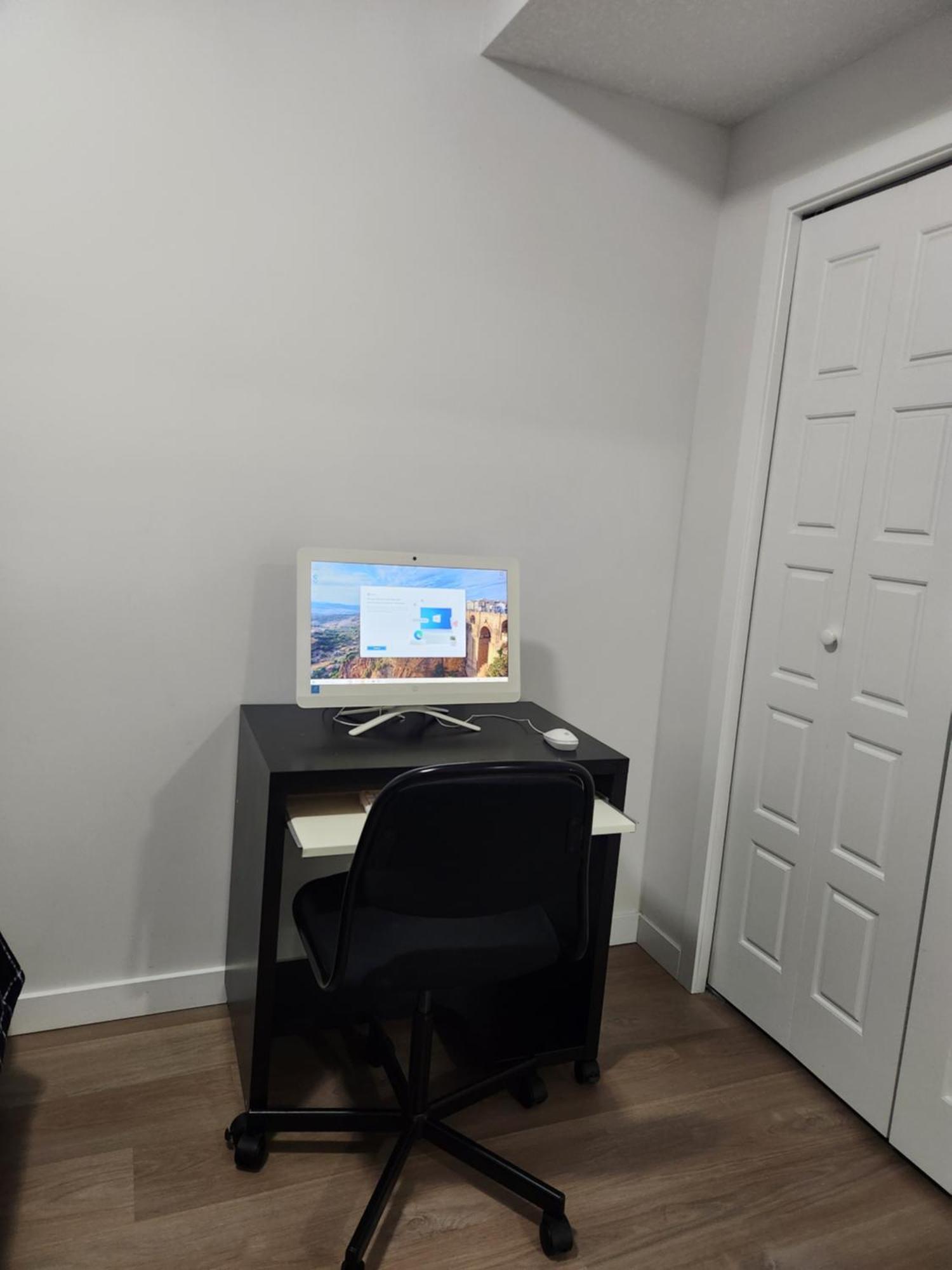 Modern 2 Bedroom Basement Suite At West Edmonton Ngoại thất bức ảnh
