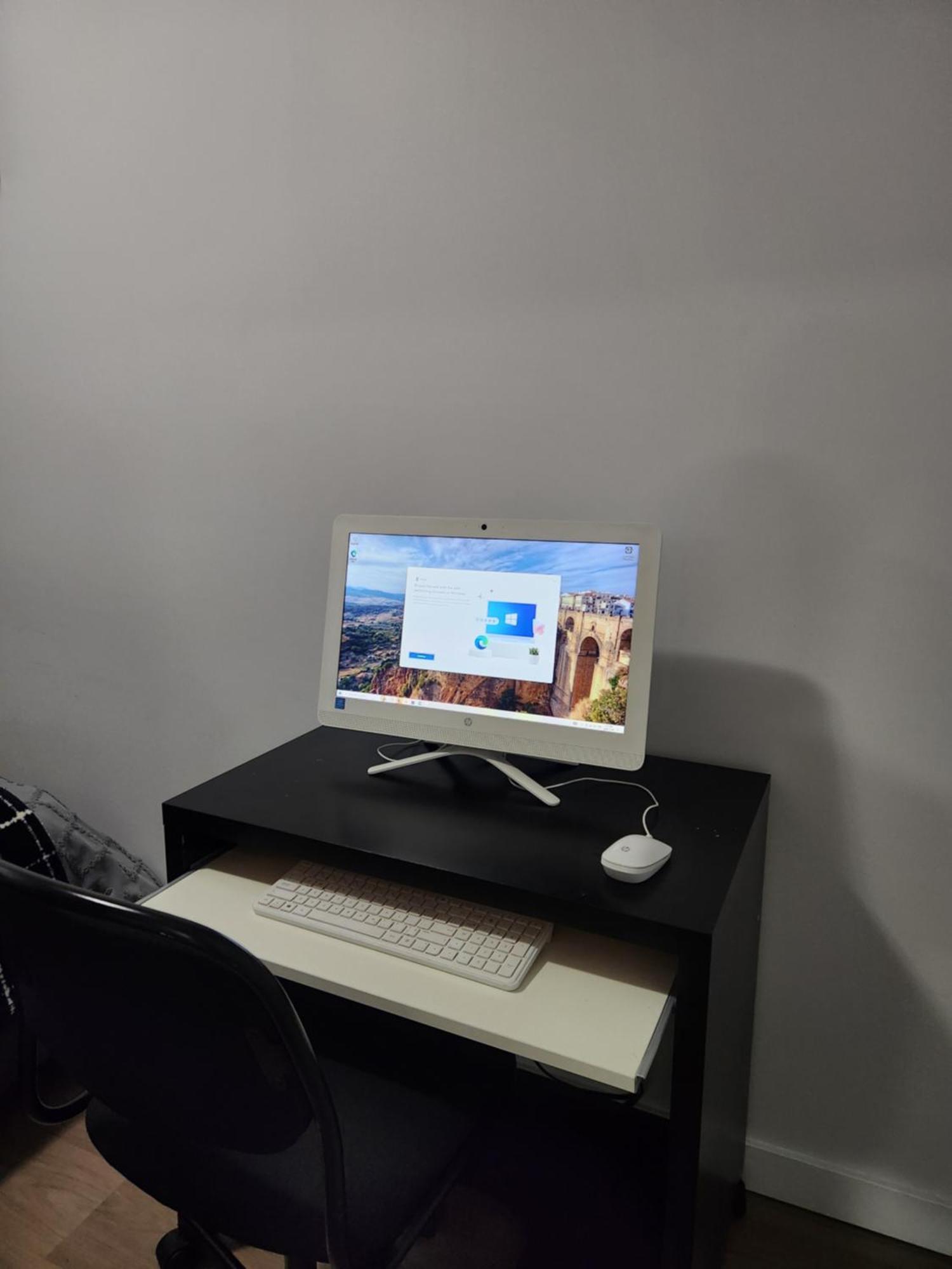 Modern 2 Bedroom Basement Suite At West Edmonton Ngoại thất bức ảnh